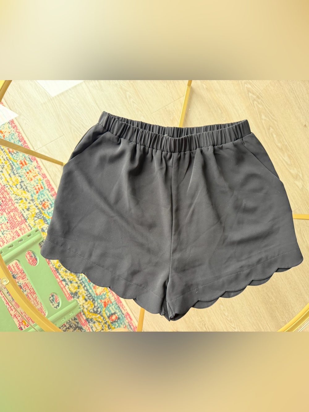 Doe & Rae Black scalloped Shorts with pockets